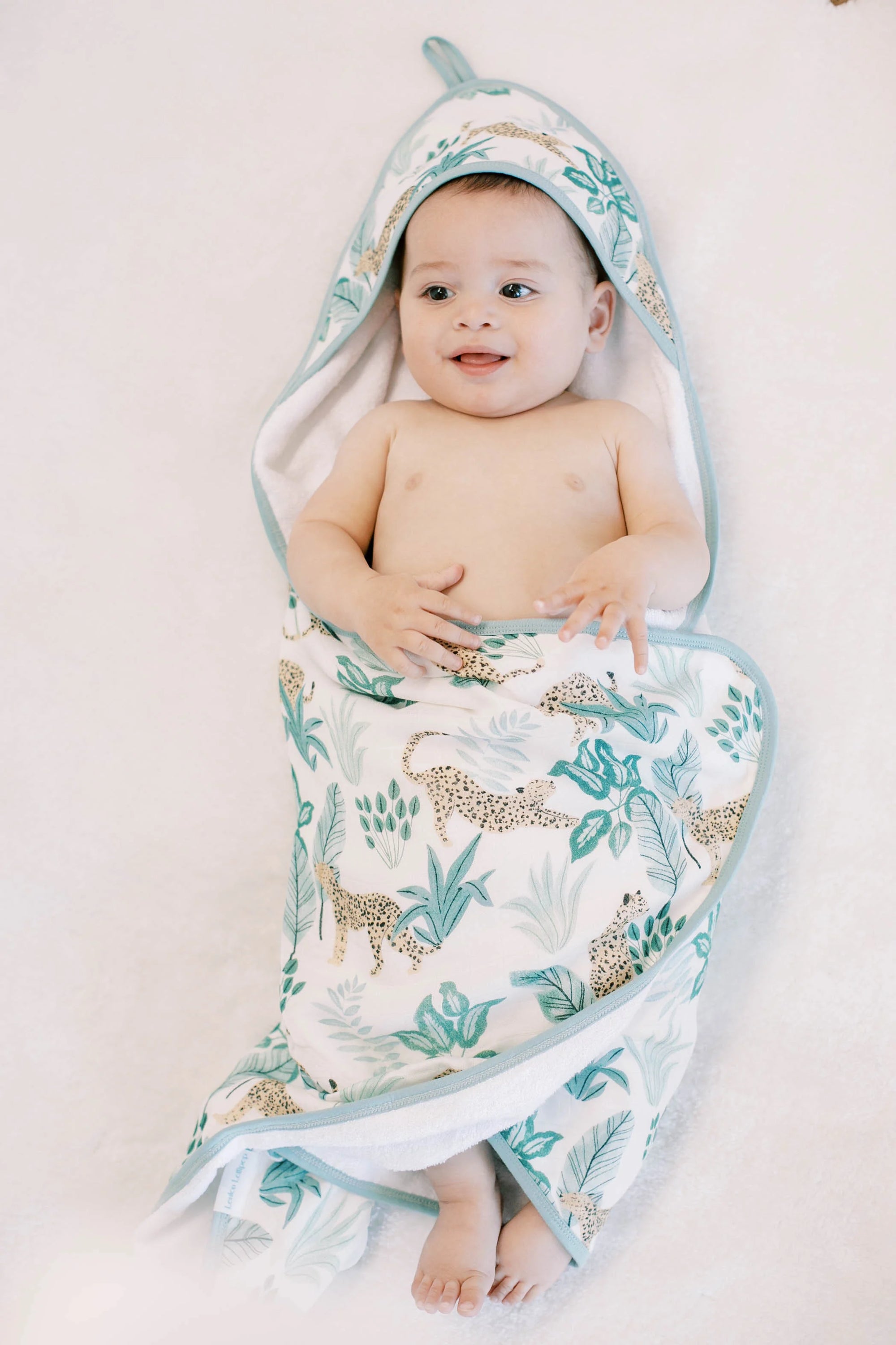 Loulou Lollipop Hooded Towel and Washcloth Set Tropical Jungle - Lifestyle