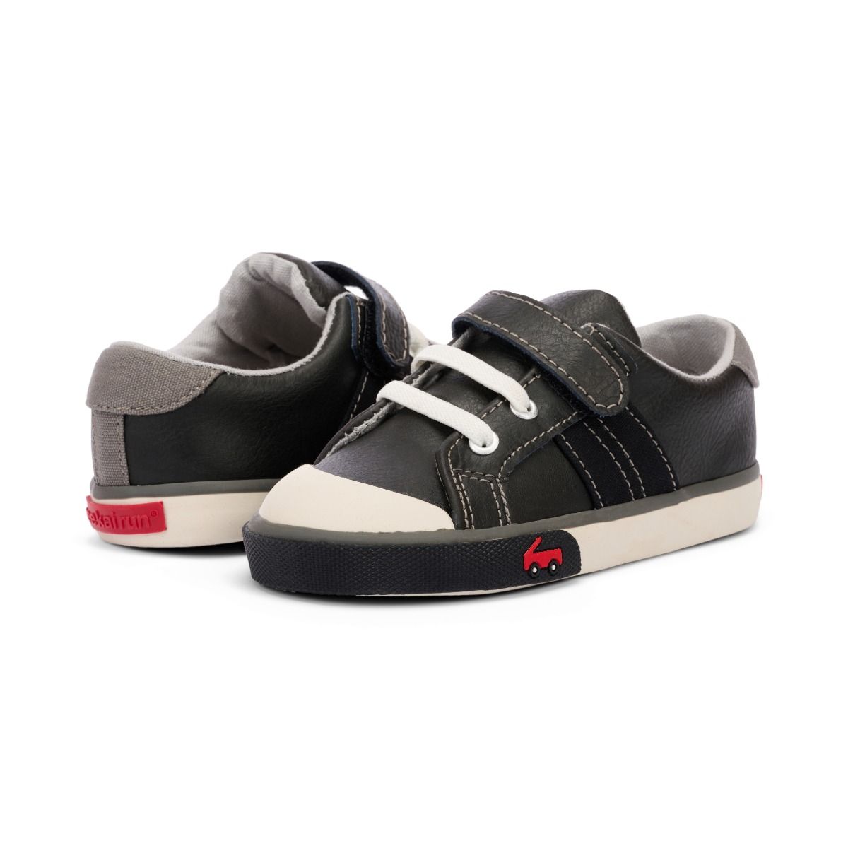 See Kai Run Lucci Sneaker - Black Leather/Grey 6