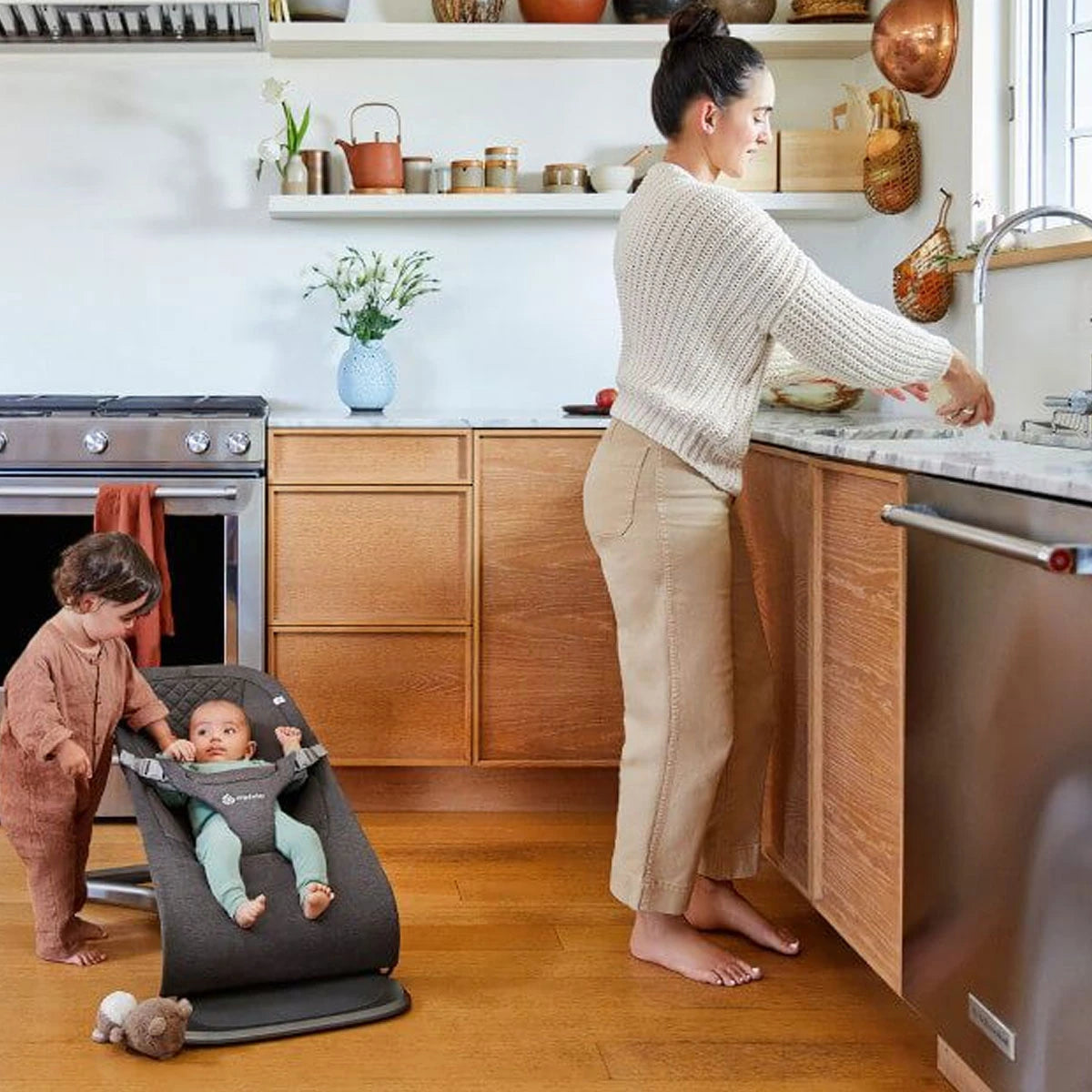 Ergobaby 3-in-1 Evolve Bouncer - Charcoal Grey Lifestyle 4