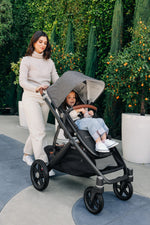 Greyson UPPAbaby Vista V3 - Lifestyle