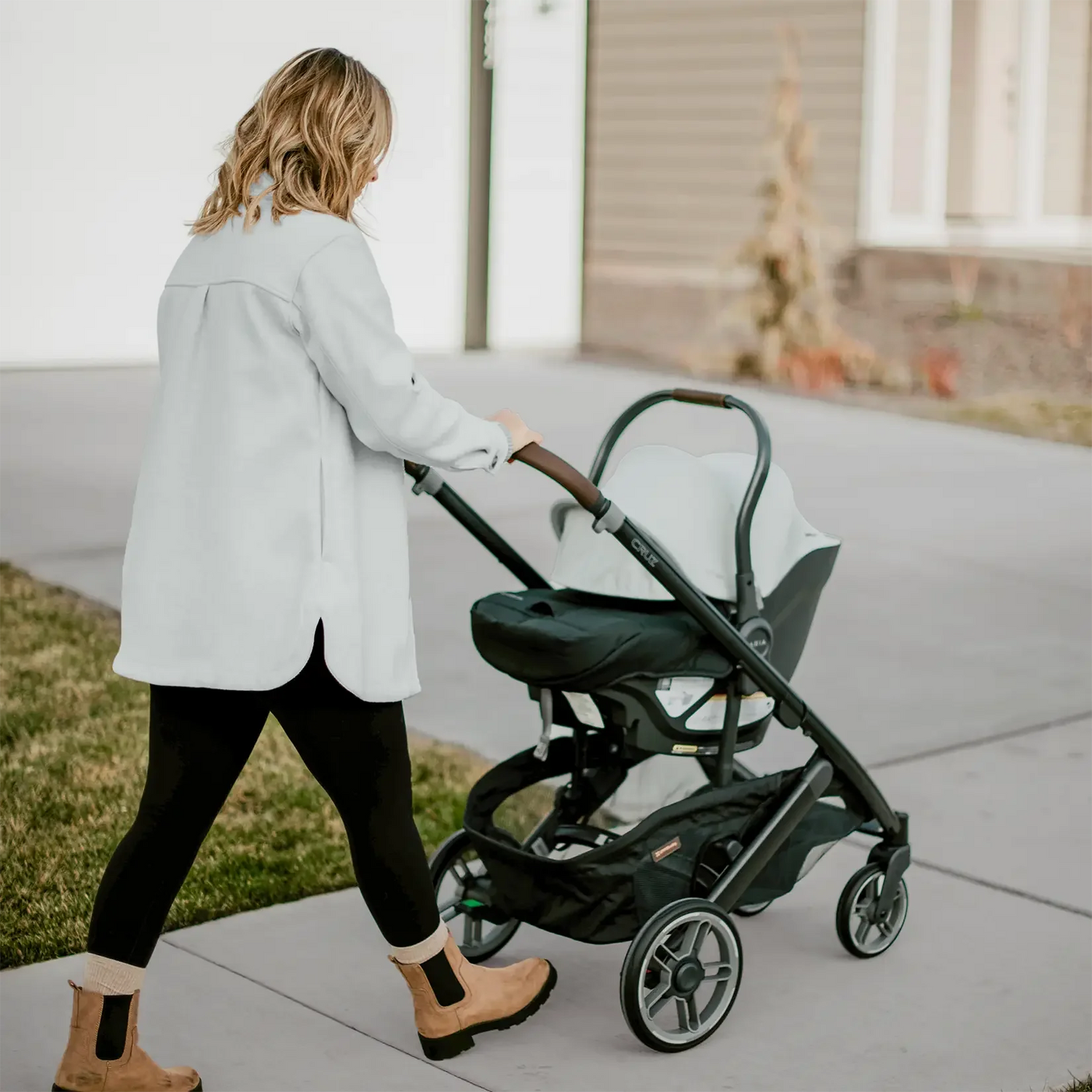 UPPAbaby Cruz V3 + Aria V2 Travel System Bundle - Lifestyle