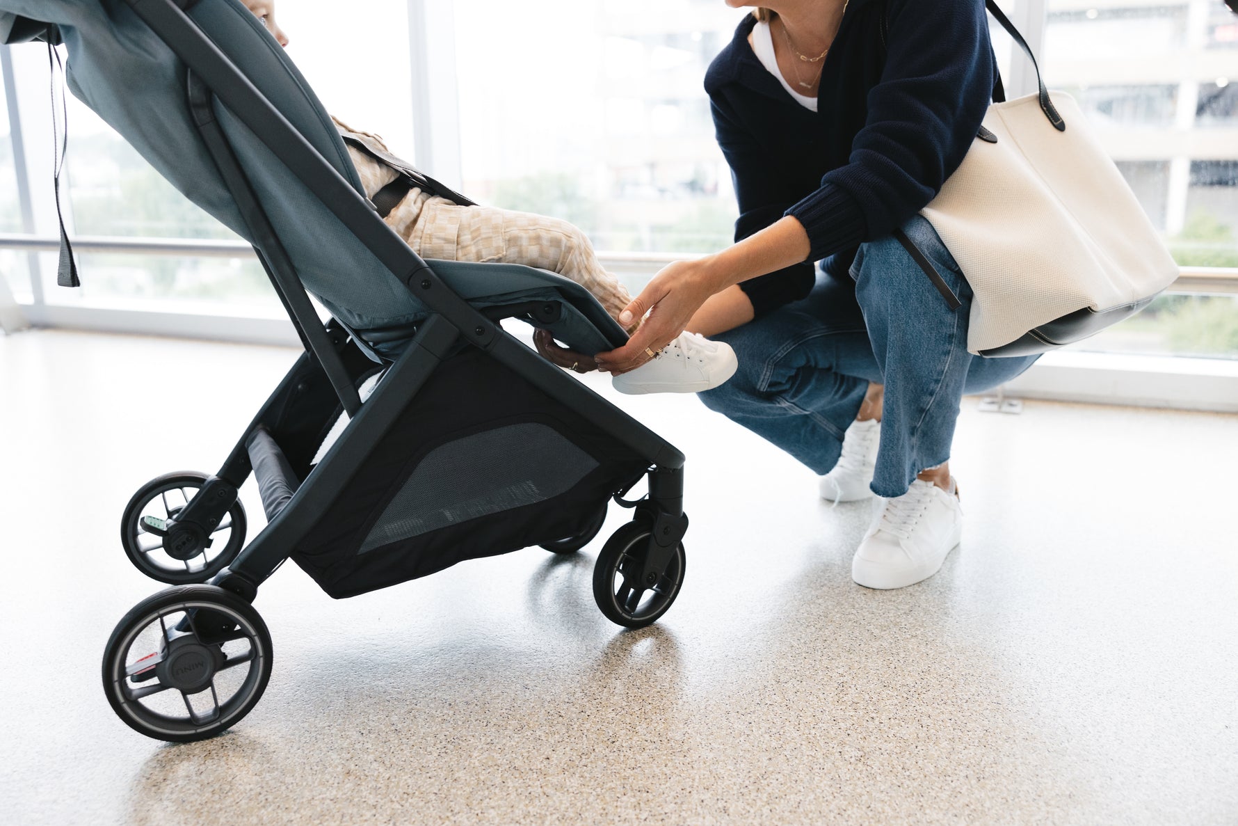 UPPAbaby Minu V3 Stroller - Dillan (Stone Blue/Carbon/Sand Leather) - Lifestyle 4