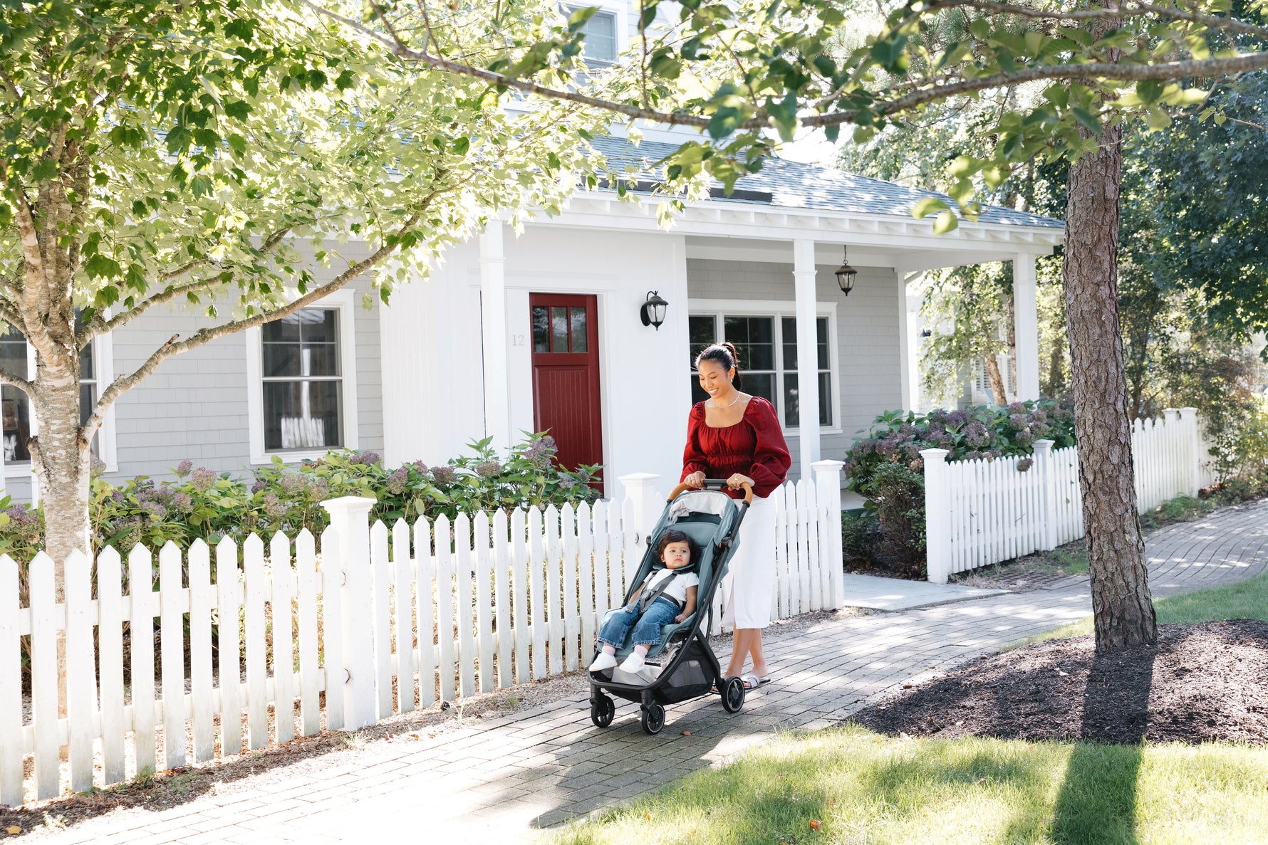 UPPAbaby Minu V3 Stroller - Dillan (Stone Blue/Carbon/Sand Leather) - Lifestyle 7
