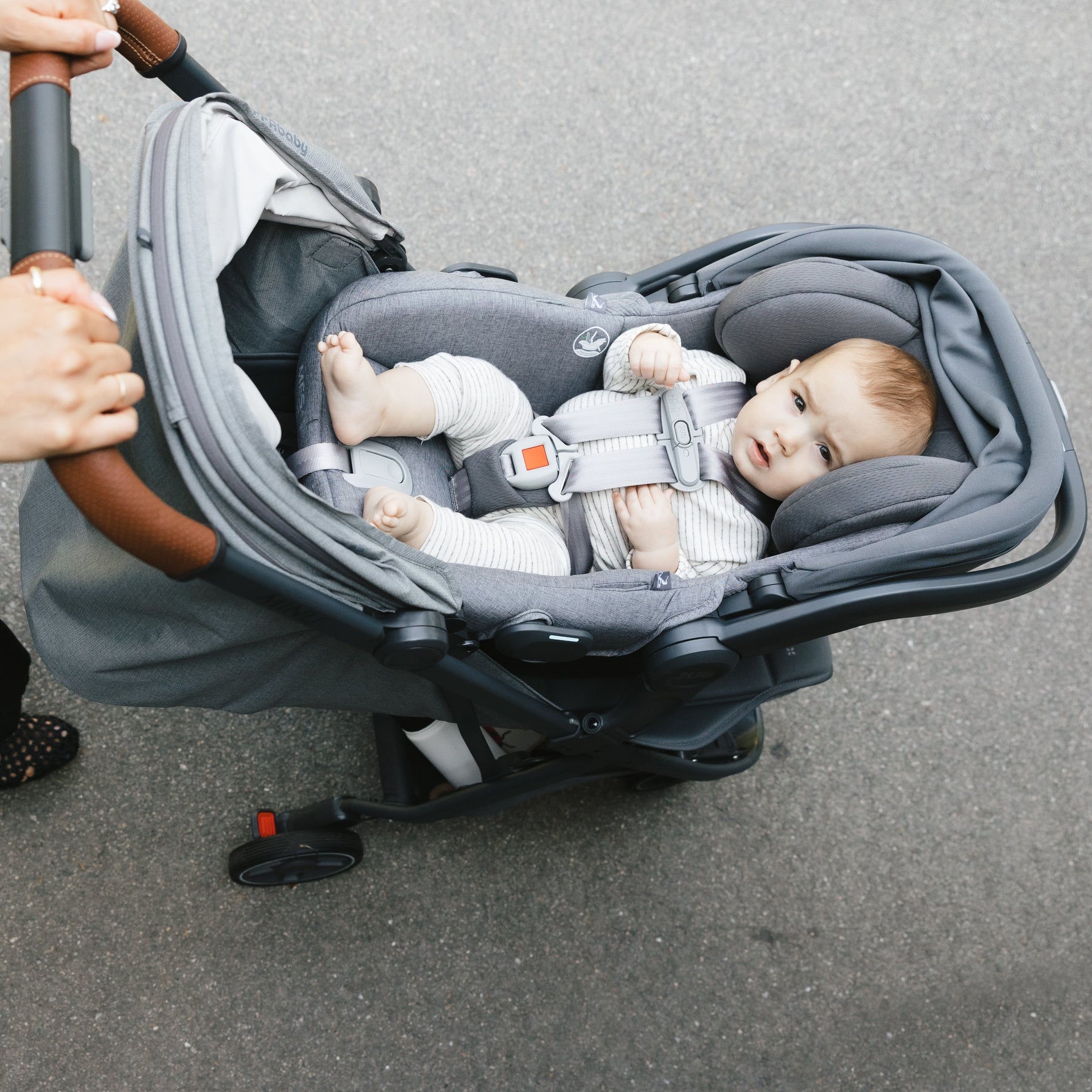 UPPAbaby Minu V3 Stroller - Greyson (Charcoal Melange/Carbon/Saddle Leather) - Lifestyle 3
