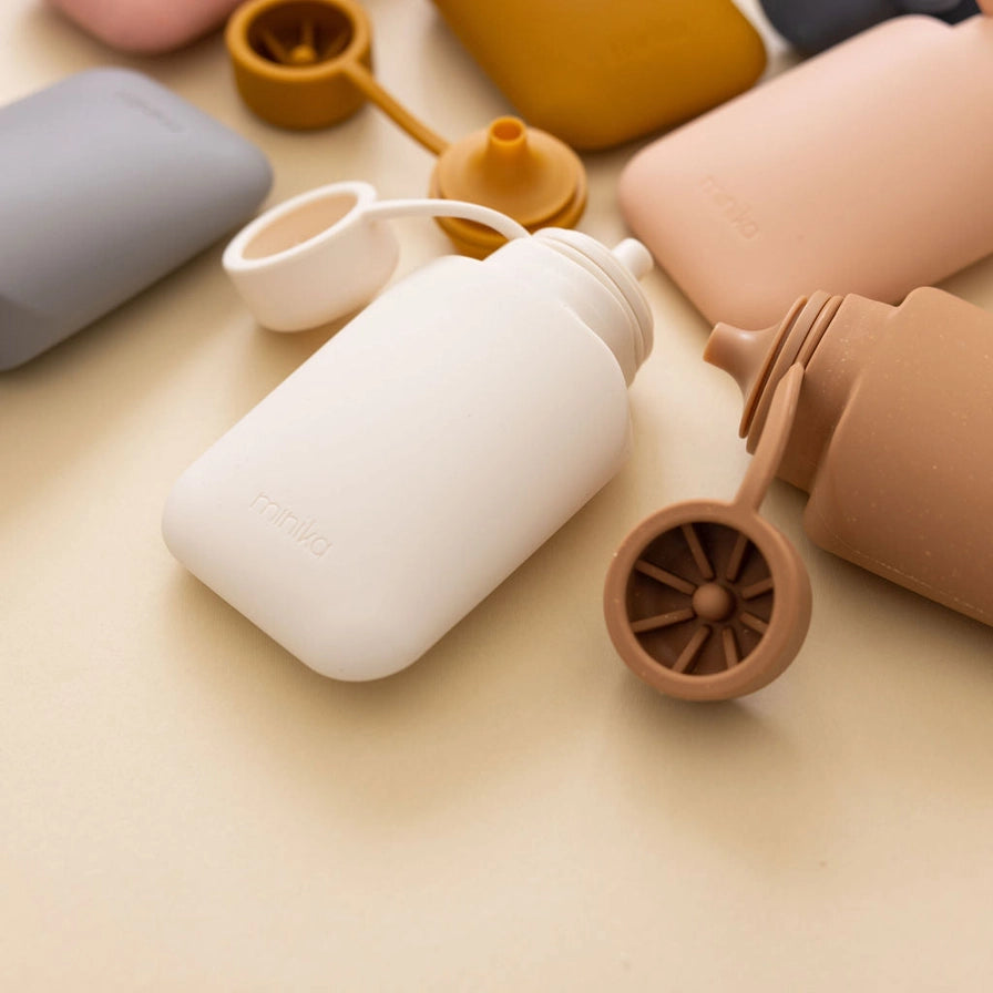 Minika Silicone Smoothie Bottle Flat Lay 2