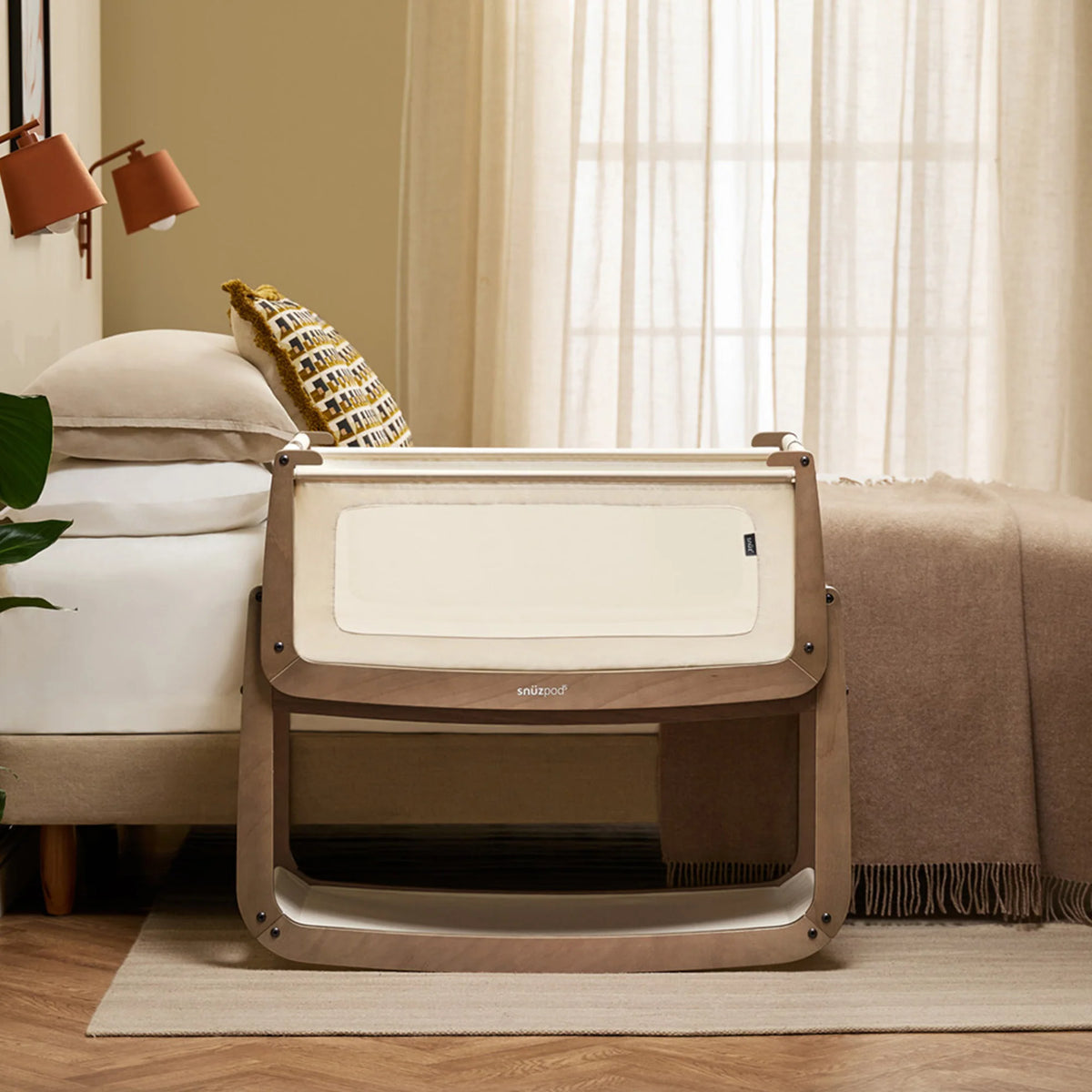 Snuz SnuzPod 5 - Walnut Lifestyle 1