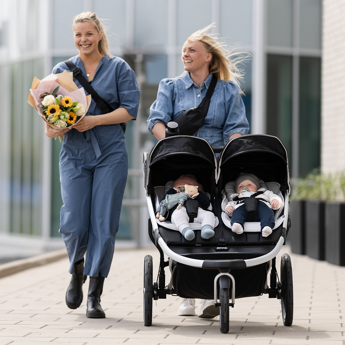 Thule Newborn Inlay - Soft Grey Lifestyle 2