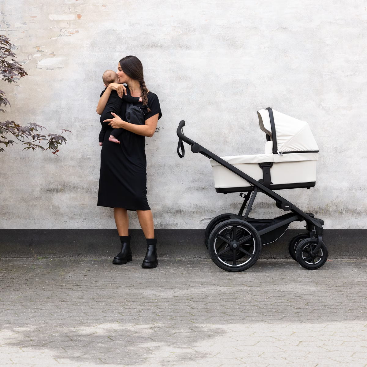 Thule Bassinet - Lifestyle 1