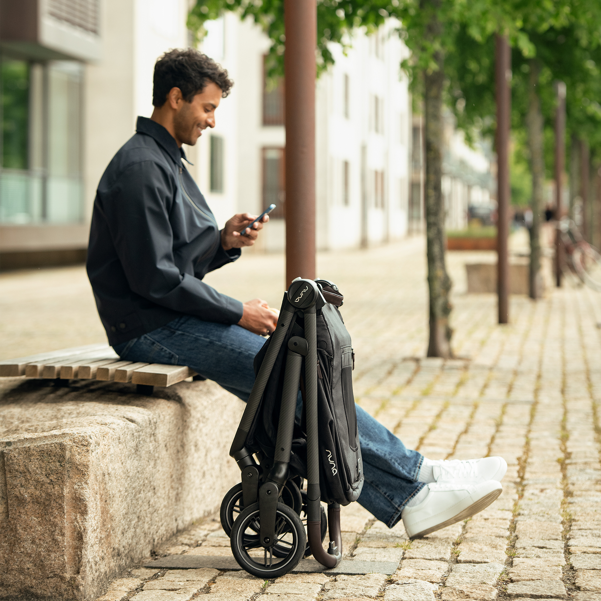 Nuna SWIV Stroller - Lifestyle 4