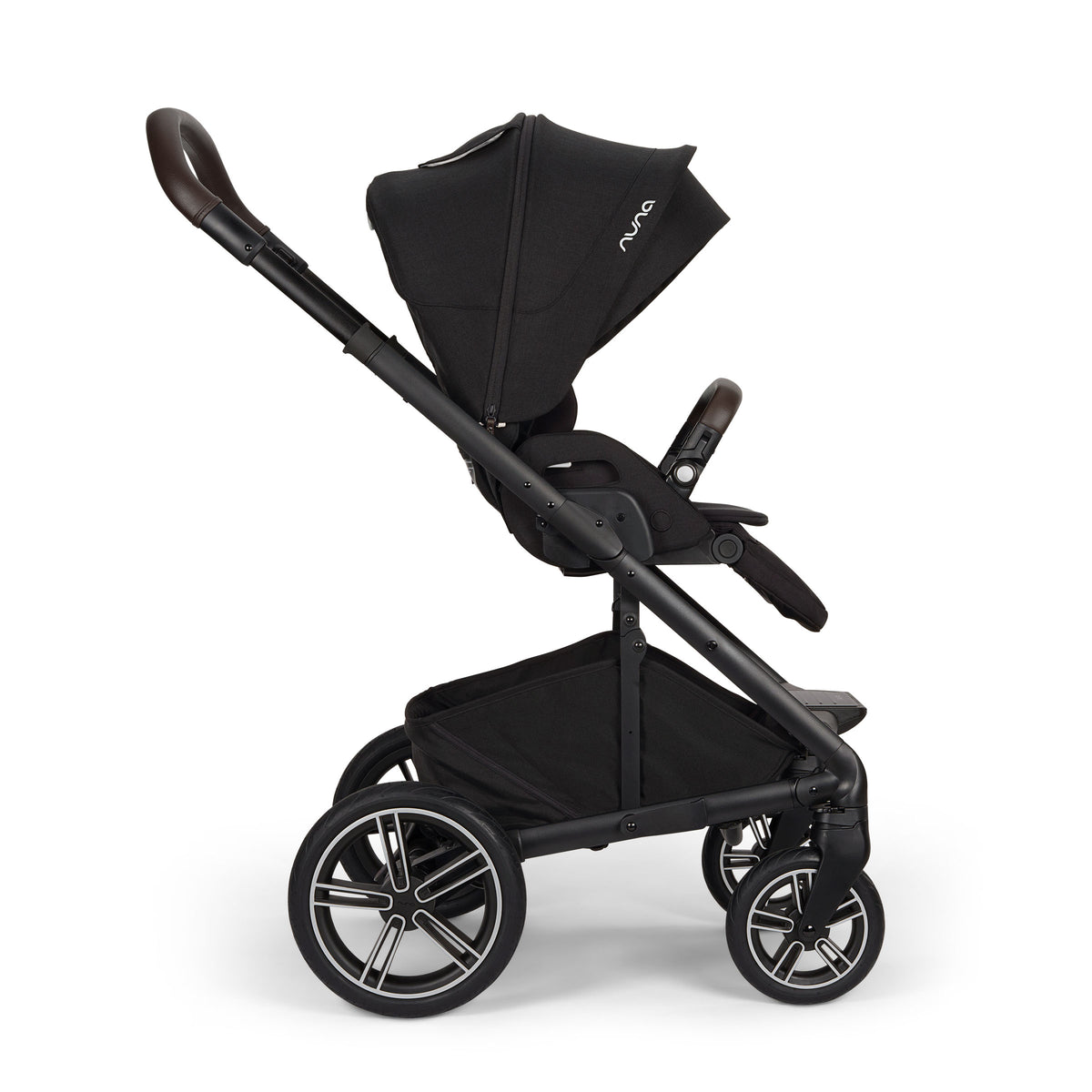 Nuna MIXX Next + PIPA urbn Travel System - Stroller Side View