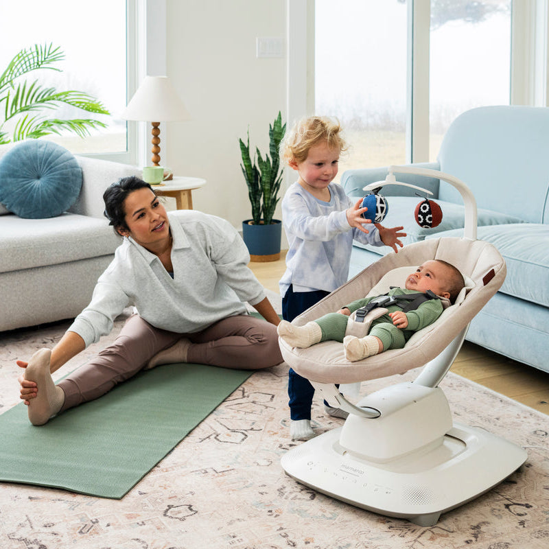 UPPAbaby Mamaroo Smart Swing - Lifestyle 2