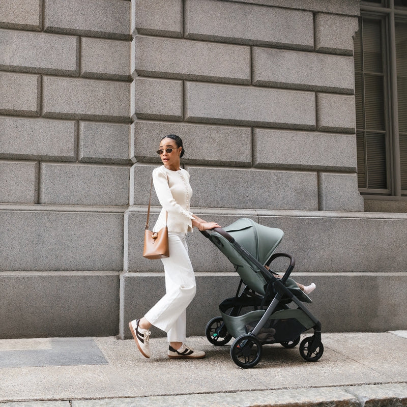 UPPAbaby Kona Stroller - Evelyn Lifestyle 1