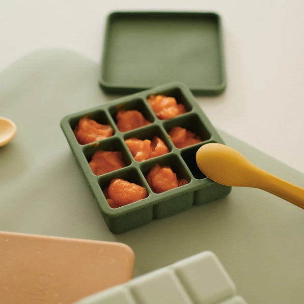 Minika Silicone Food Freezer Tray - Leaf Lifestyle 1