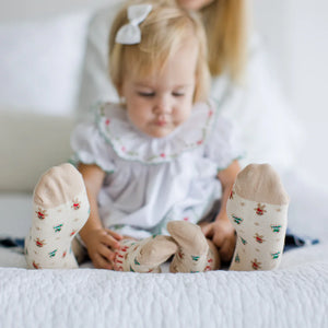 Pearhead Parent & Baby Holiday Sock Set Lifestyle 3