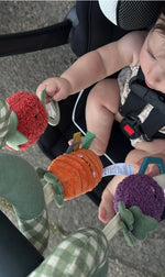 Veggie - Itzy Ritzy Itzy Bitzy Spiral Car Seat Activity Toy Lifestyle 2