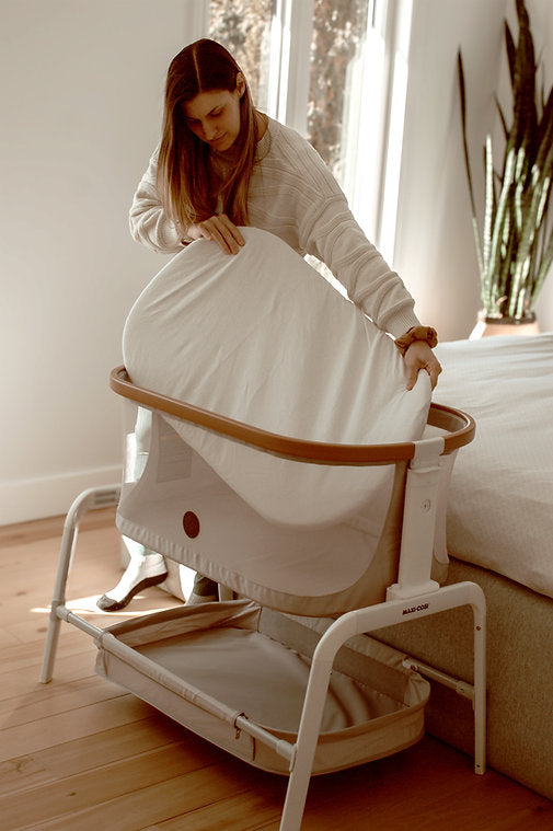 Maxi-Cosi Iora Bassinet Bedsheets 2 PK Lifestyle 2