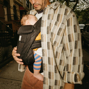 Ergobaby Omni Deluxe Mesh Baby Carrier - Onyx Black Lifestyle 1