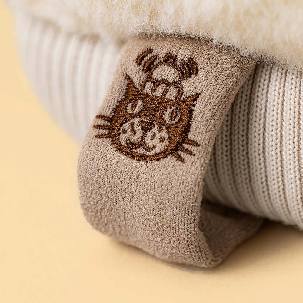 Jellycat Amuseables Fitswell Mitten - Fabric Detail