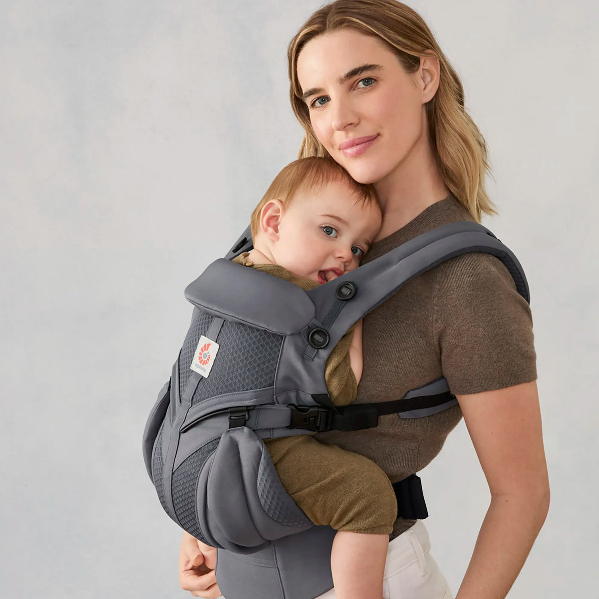 Ergobaby Omni Classic 360 Mesh Baby Carrier - Charcoal Grey Lifestyle 2