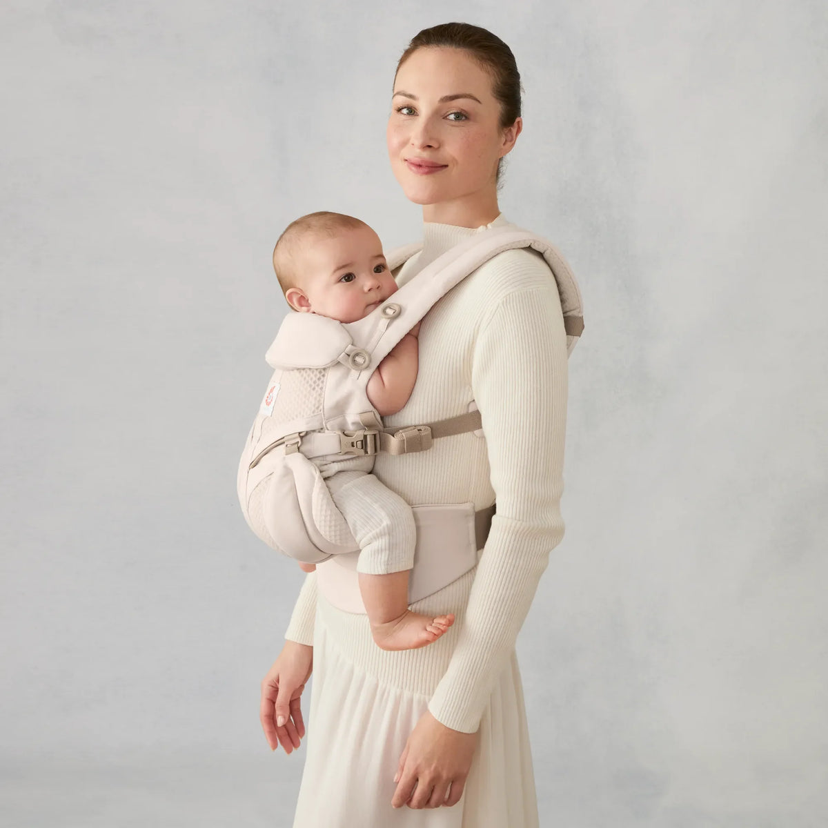 Ergobaby Omni Classic 360 Mesh Baby Carrier - Natural Beige Lifestyle 1