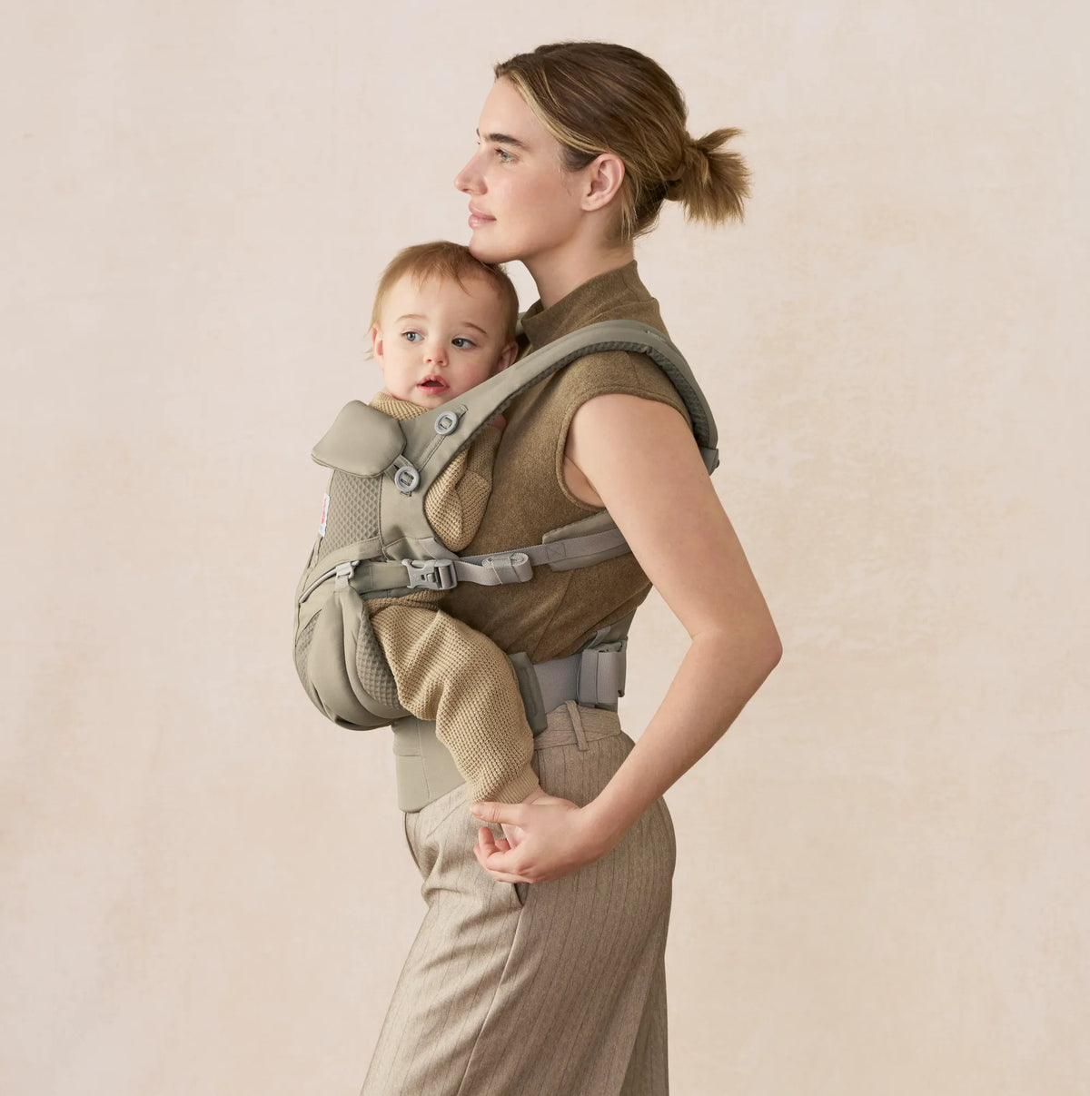 Ergobaby Omni Classic 360 Mesh Baby Carrier - Soft Olive Lifestyle 1
