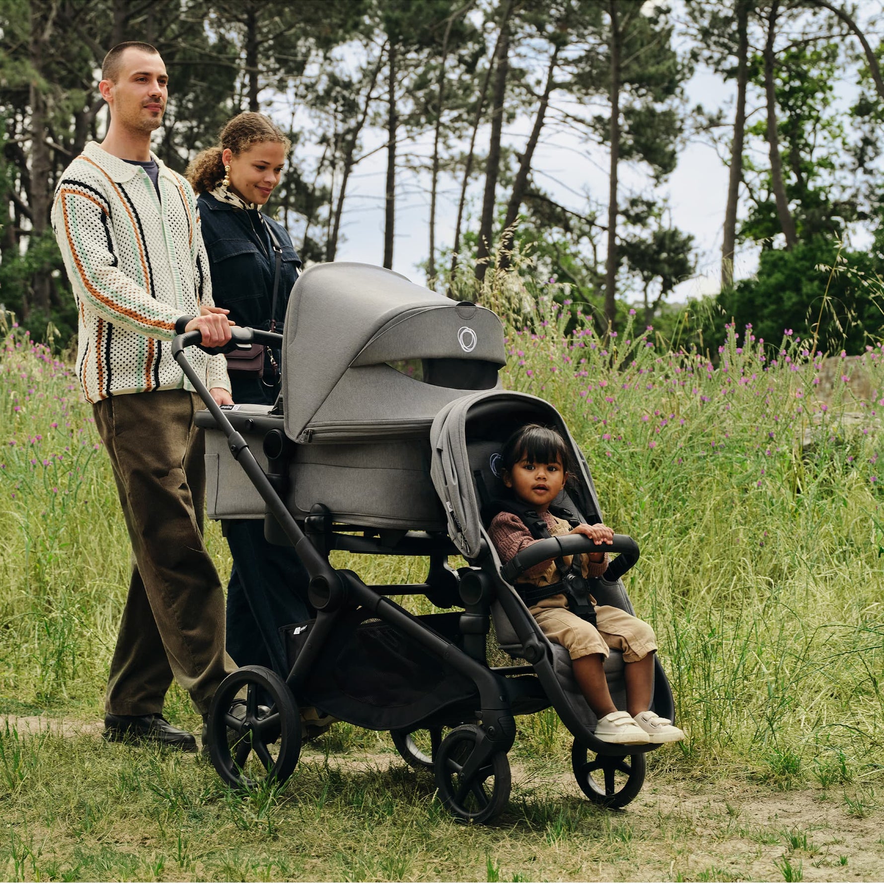 Bugaboo Kangaroo Sibling Seat - Black/Moon Grey Lifestyle 3