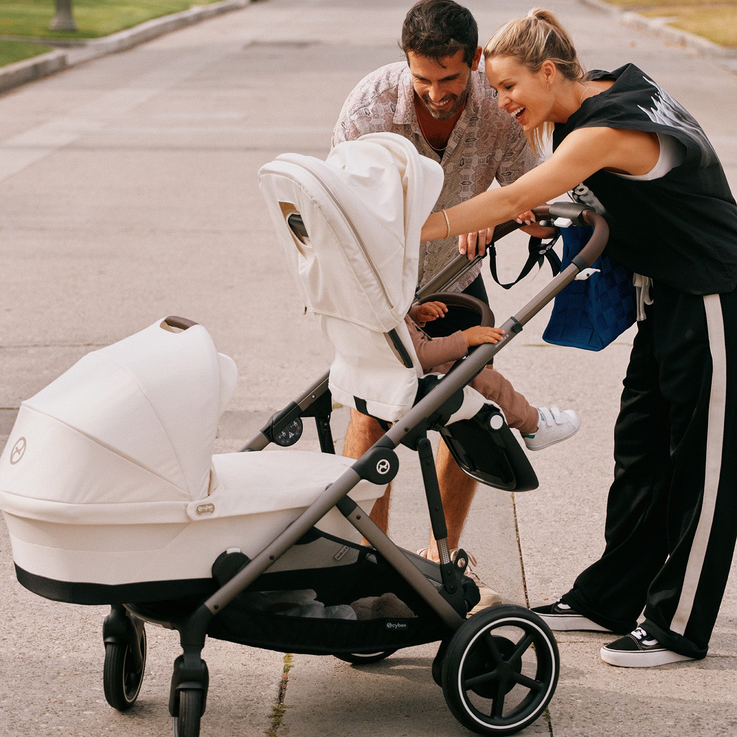 CYBEX e-Gazelle S Stroller - Lifestyle 4