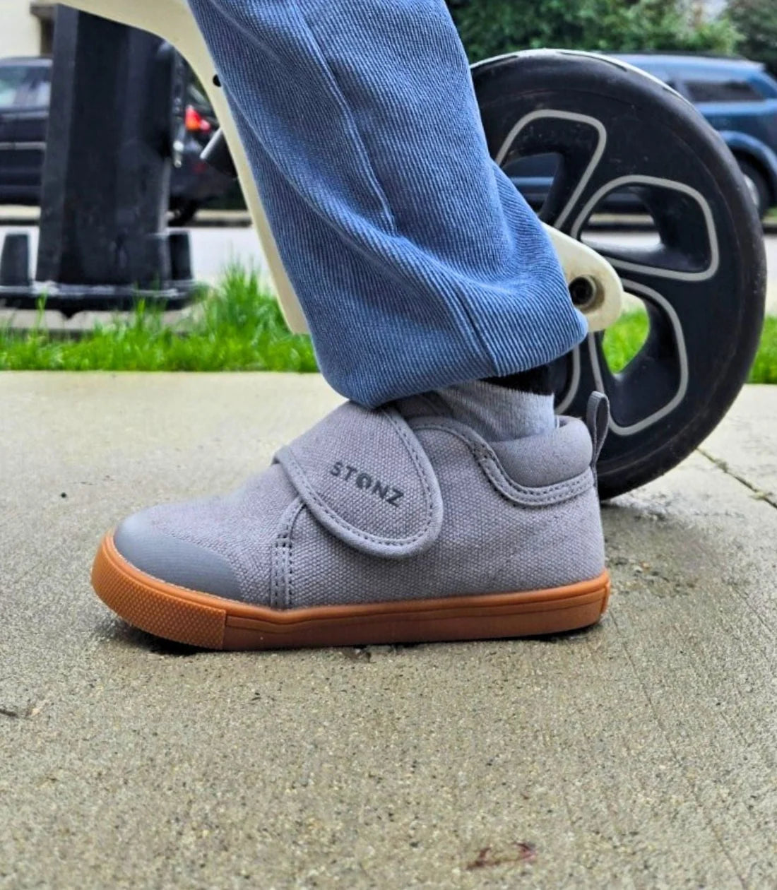 Stonz Cruiser Natural Toddler Shoes - Steel Lifestyle 2
