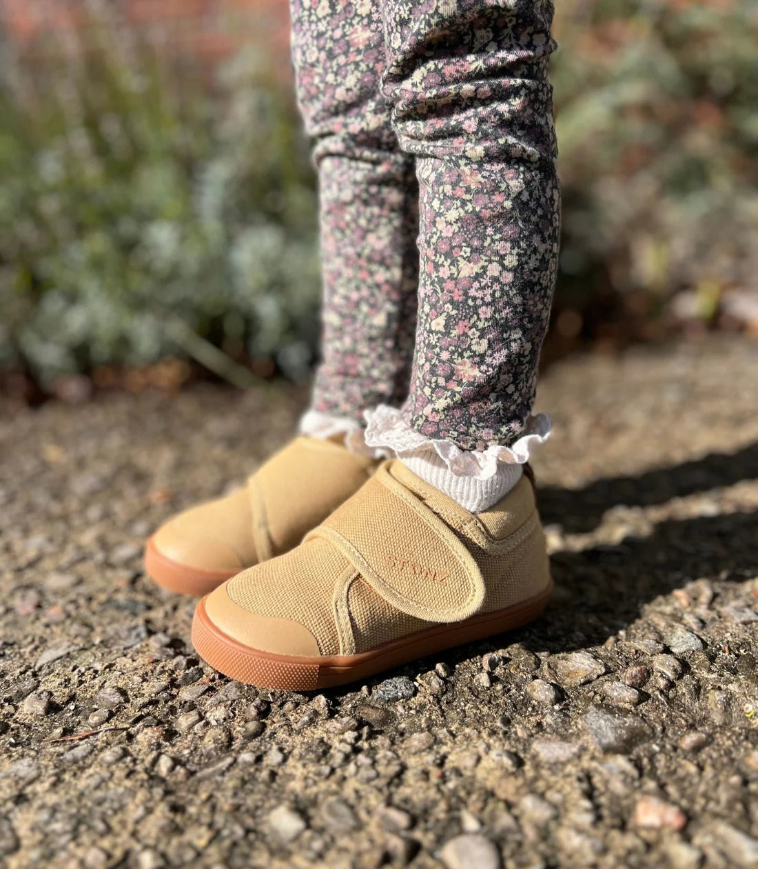 Stonz Cruiser Natural Toddler Shoes - Tan Lifestyle 1