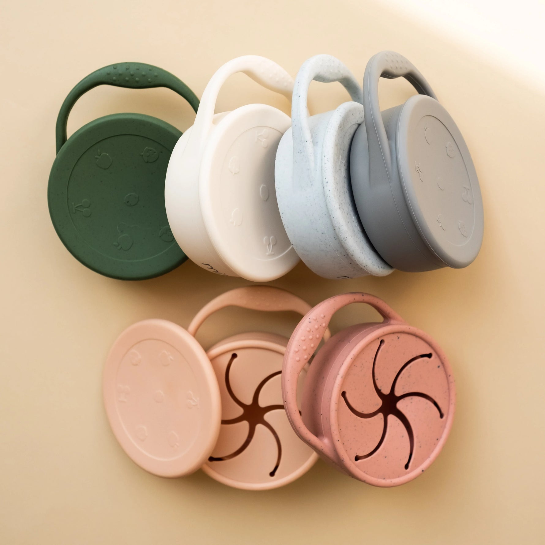 Minika Collapsible Silicone Snack Cup & Lid Lifestyle 2