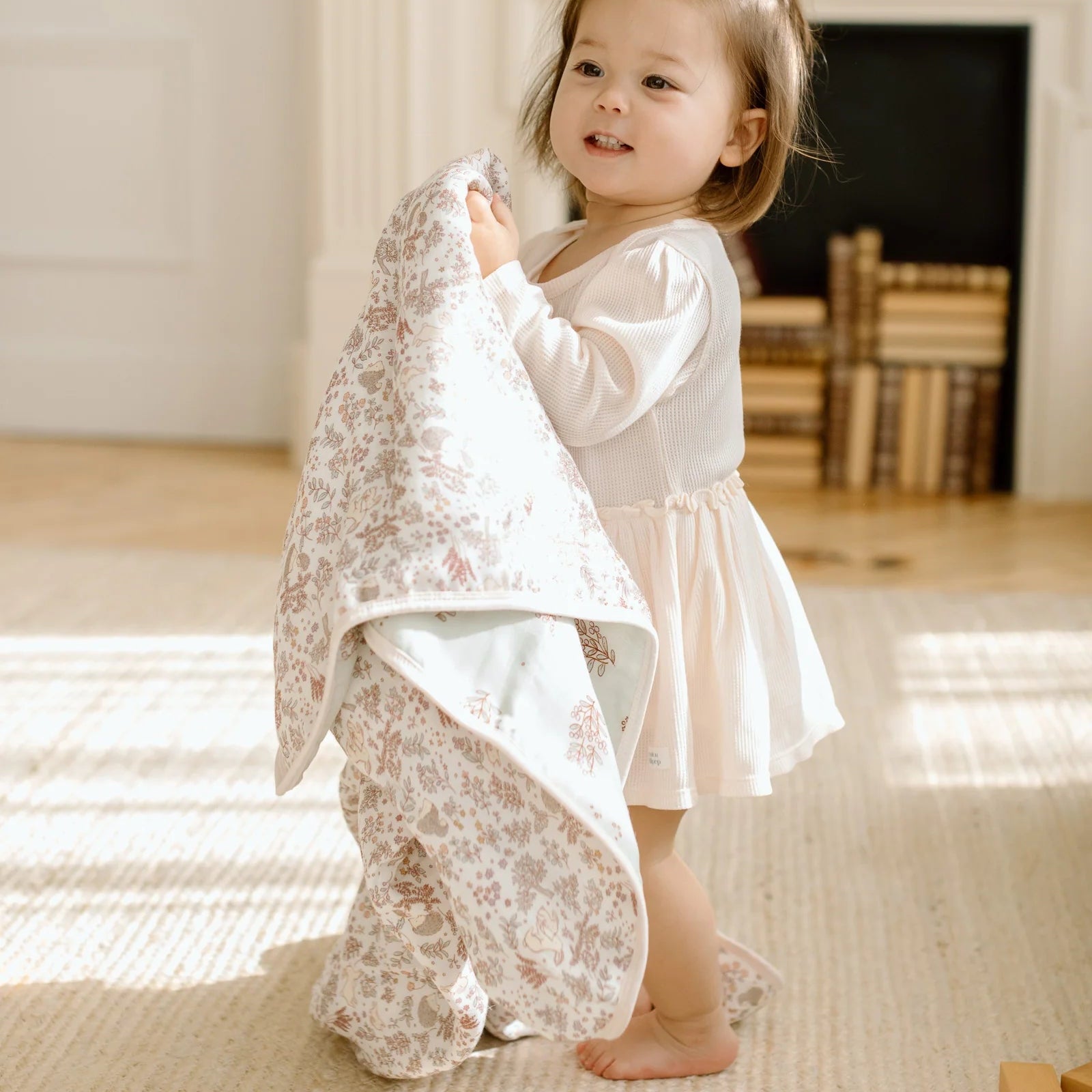 Loulou Lollipop Luxe Muslin Quilt Blanket - Hedgehog Forest Lifestyle