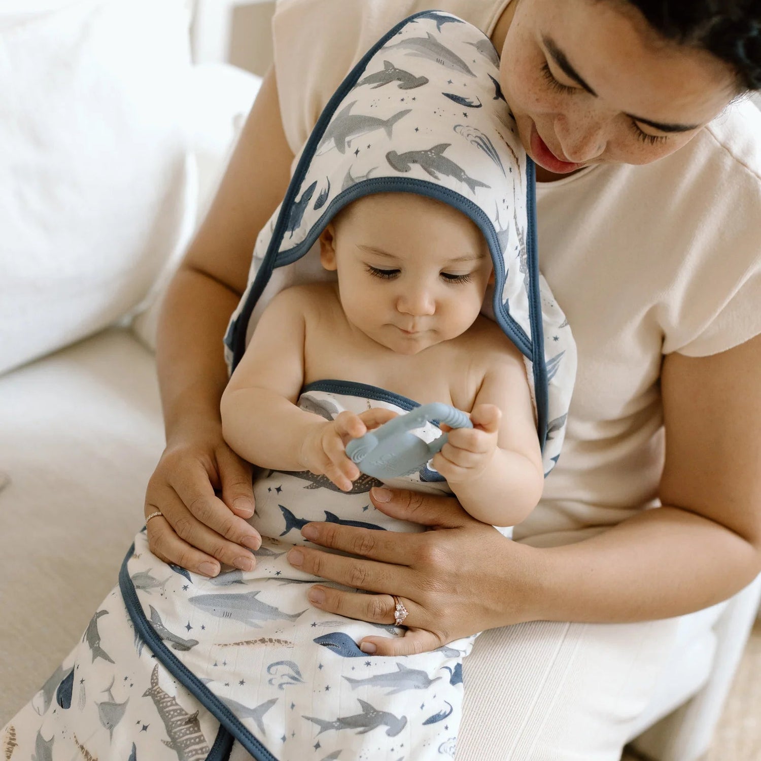 Loulou Lollipop Hooded Towel and Washcloth Set - Sharks Lifestyle