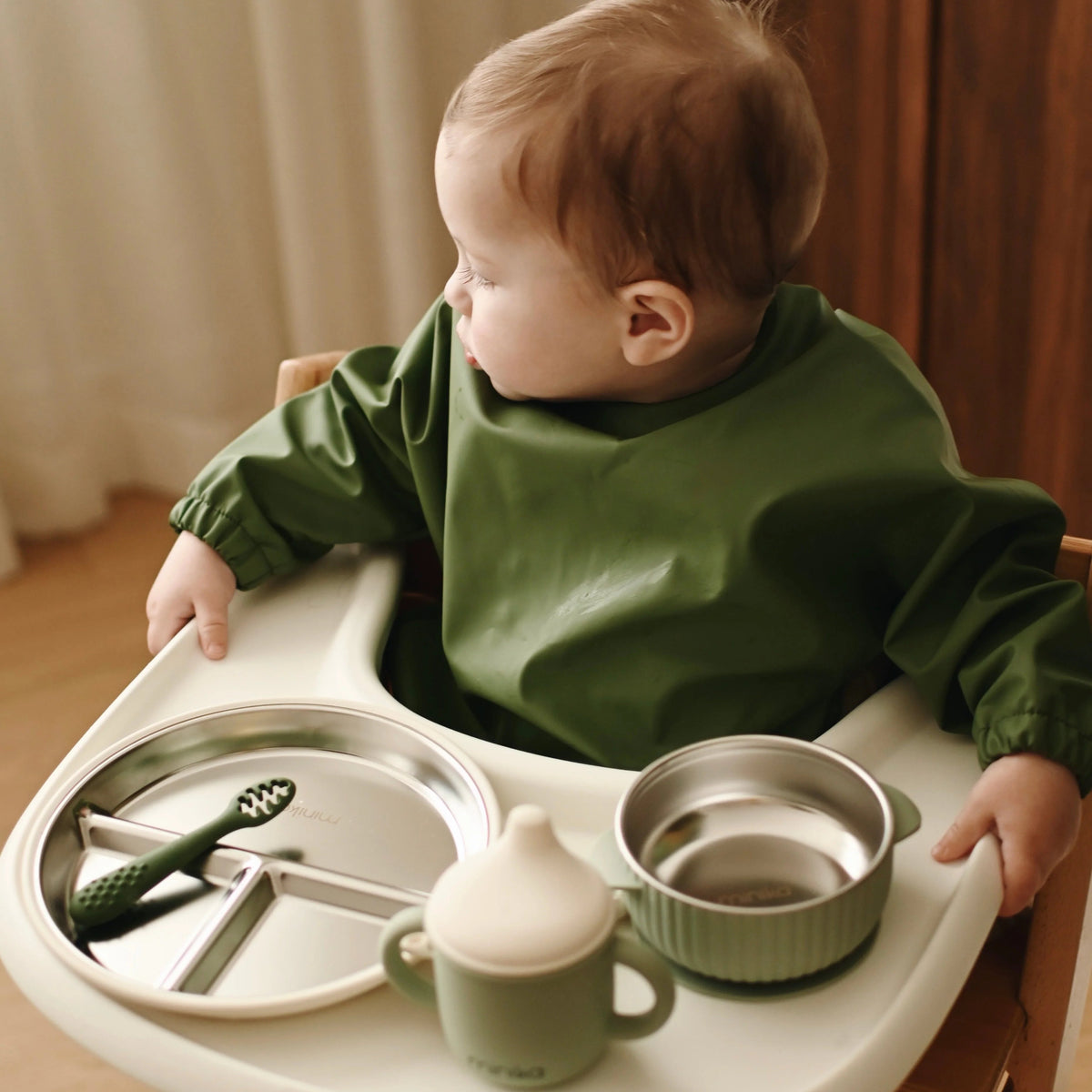 Minika Stainless Steel & Silicone Divided Suction Plate - Lifestyle 2