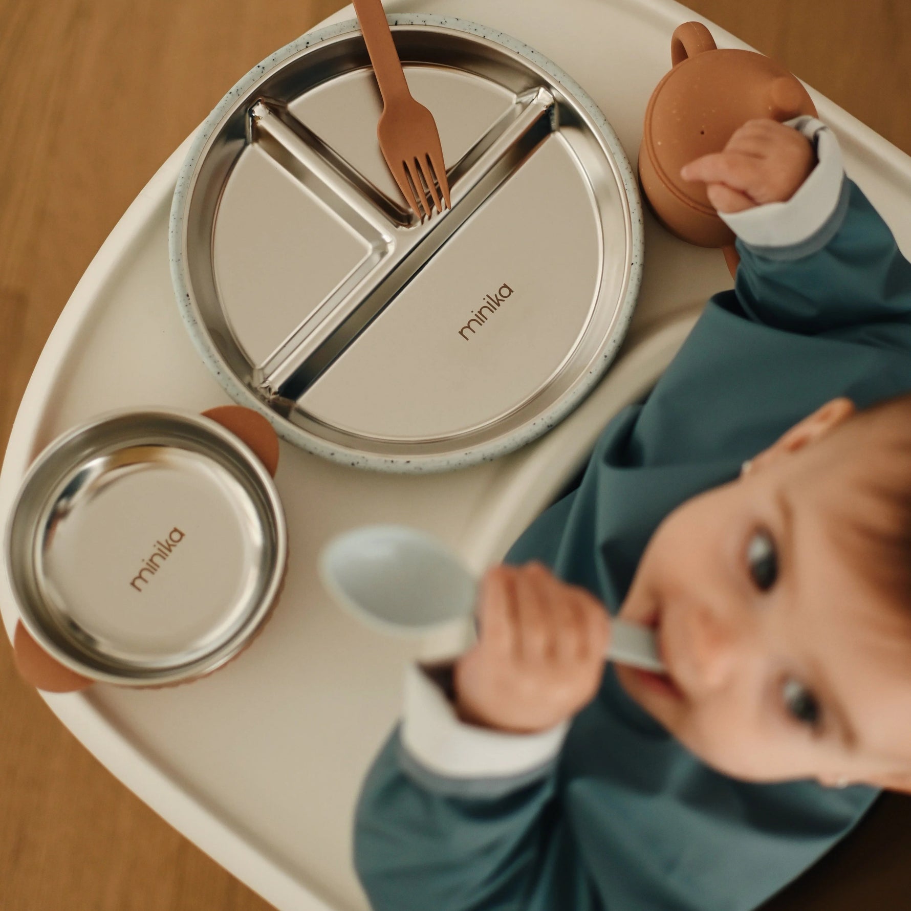 Minika Stainless Steel & Silicone Divided Suction Plate - Lifestyle 1