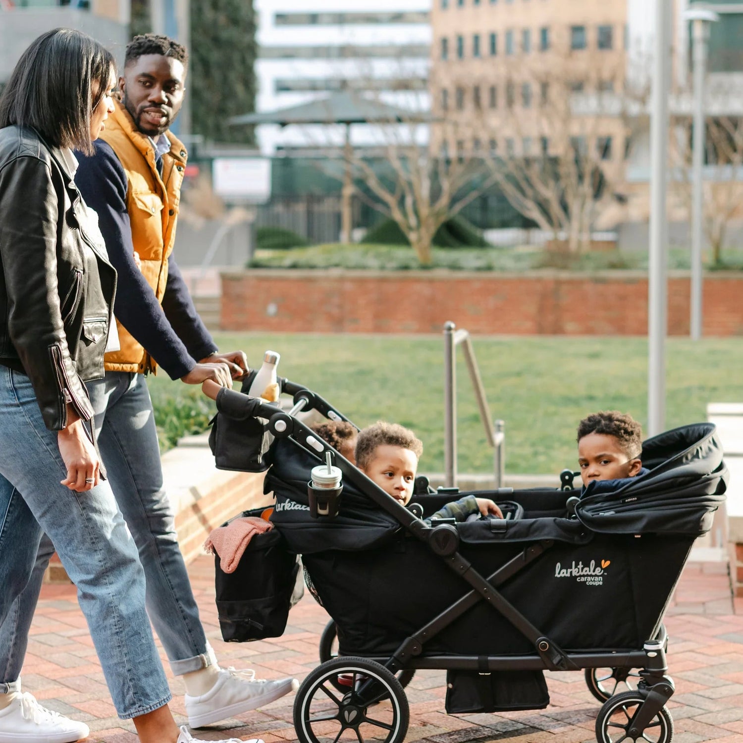 Larktale Caravan Coupe Quad V2 Stroller Wagon - Lifestyle 1