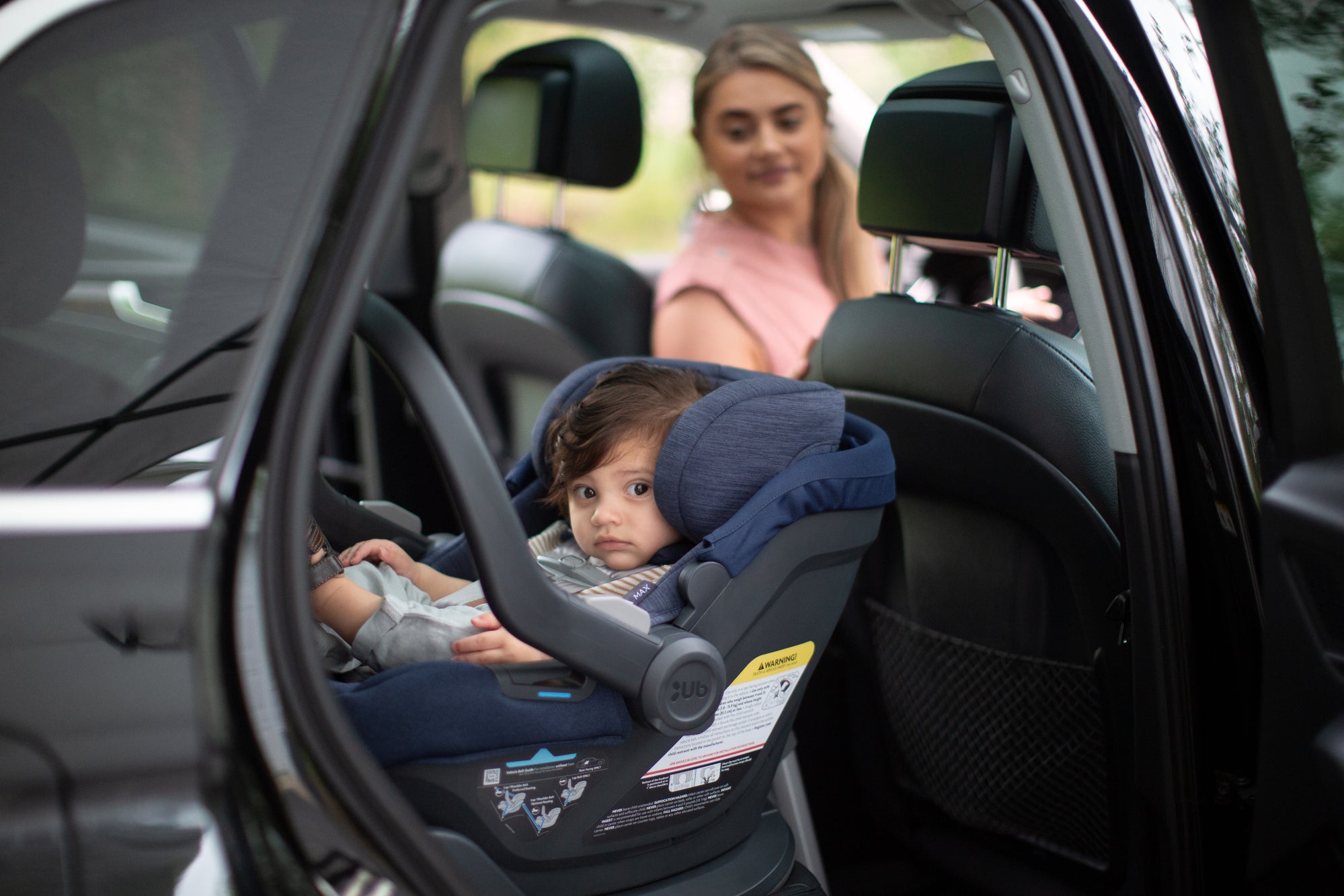 UPPAbaby MESA MAX Infant Car Seat  Noa - Lifestyle