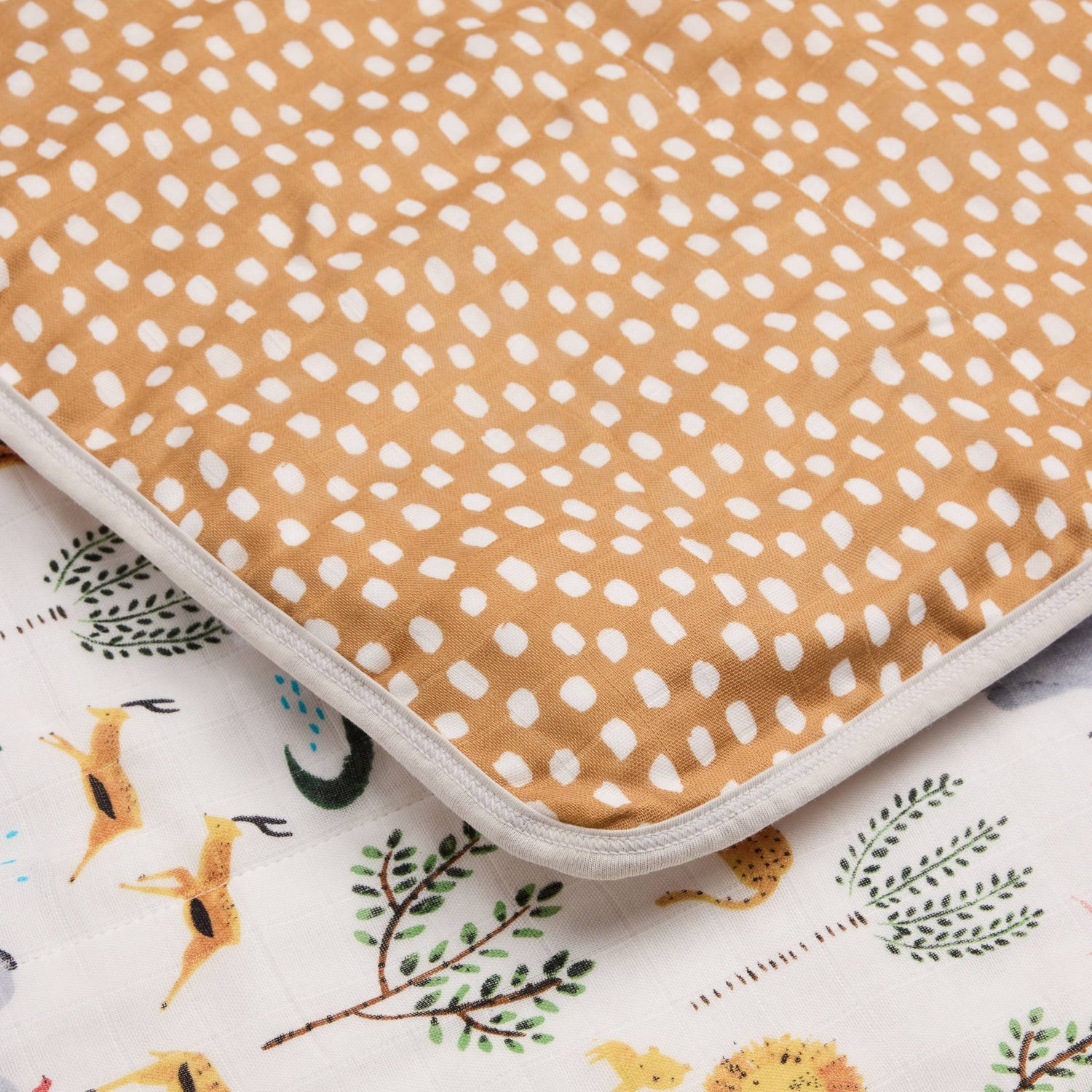 Loulou Lollipop Luxe Muslin Quilt Blanket - Safari Jungle Detail