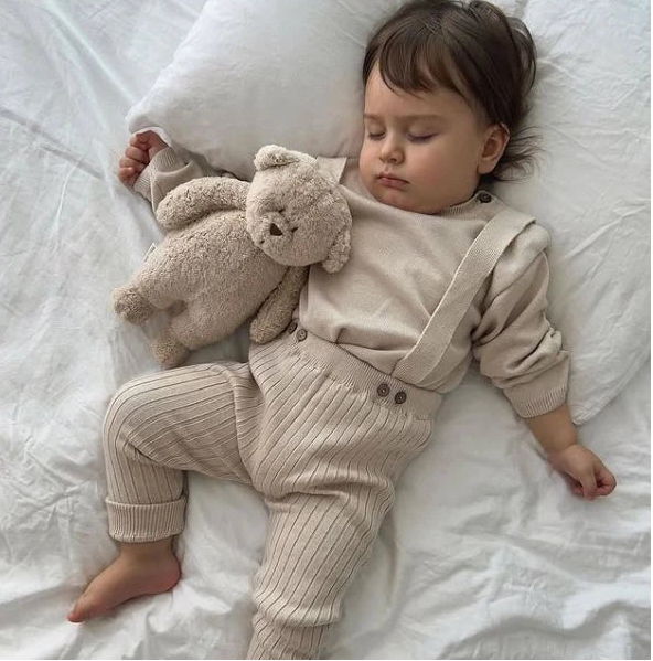 MOONIE Organic Sensory Little Teddy -Lifestyle 1