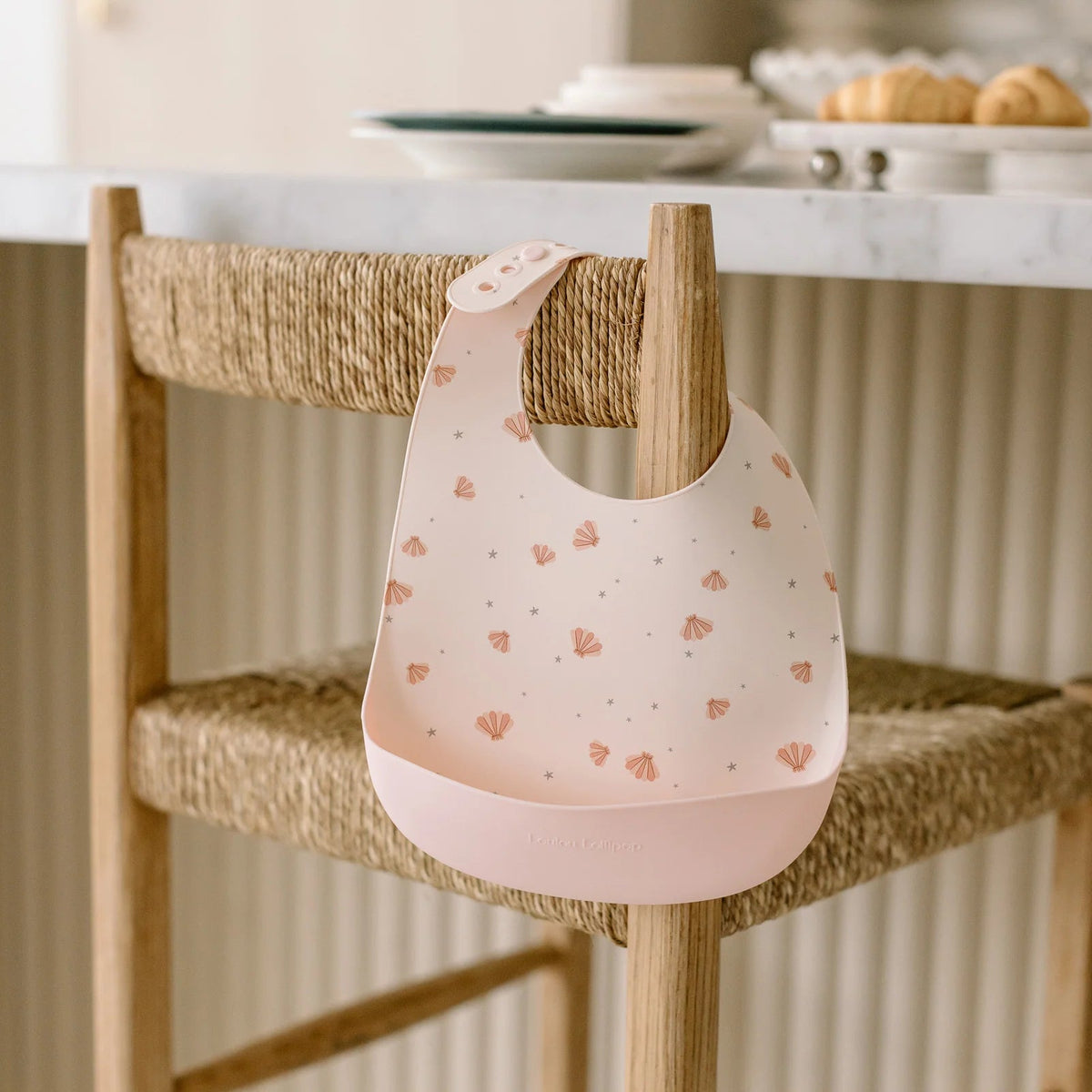 Loulou Lollipop Silicone Printed Bib - Seashells Lifestyle