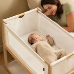 Snuz SnuzPod 5 Bedside Bassinet Fitted Sheets 2 PK - Lifestyle 1