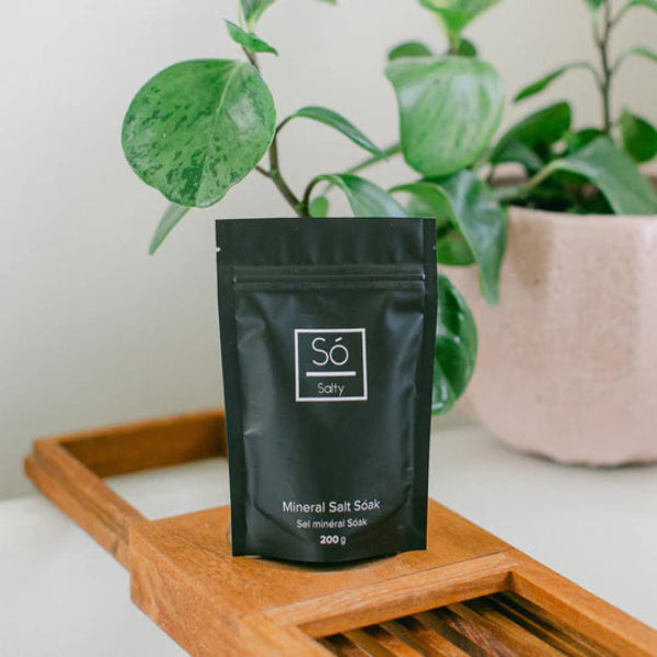 Só Luxury Salty Mineral Salt Soak - Eucalyptus Rose 200g