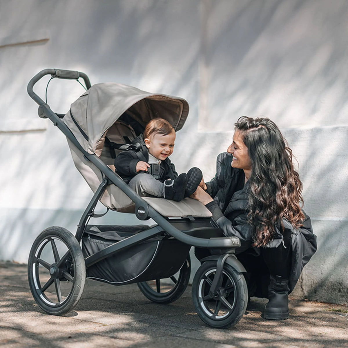 Thule Urban Glide 3 Single All-Terrain Stroller - Tinted Taupe Lifestyle 1