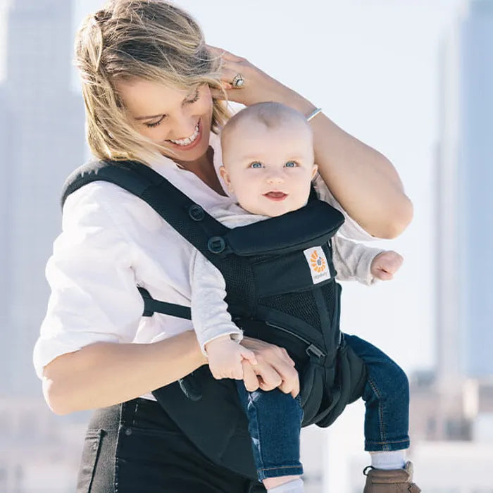 Ergobaby Omni Classic 360 Mesh Baby Carrier - Onyx Black Lifestyle 1