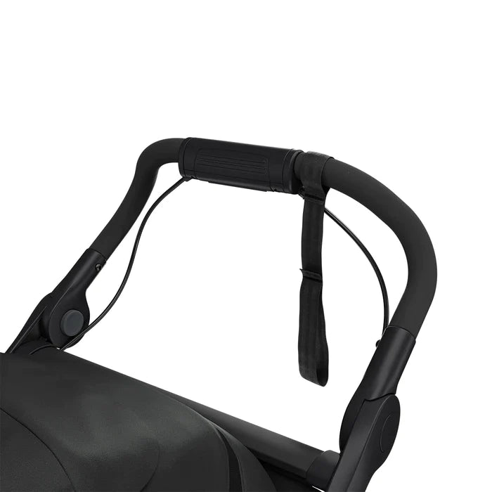 Thule Urban Glide 4-Wheel Stroller - Black on Black Safety Tether