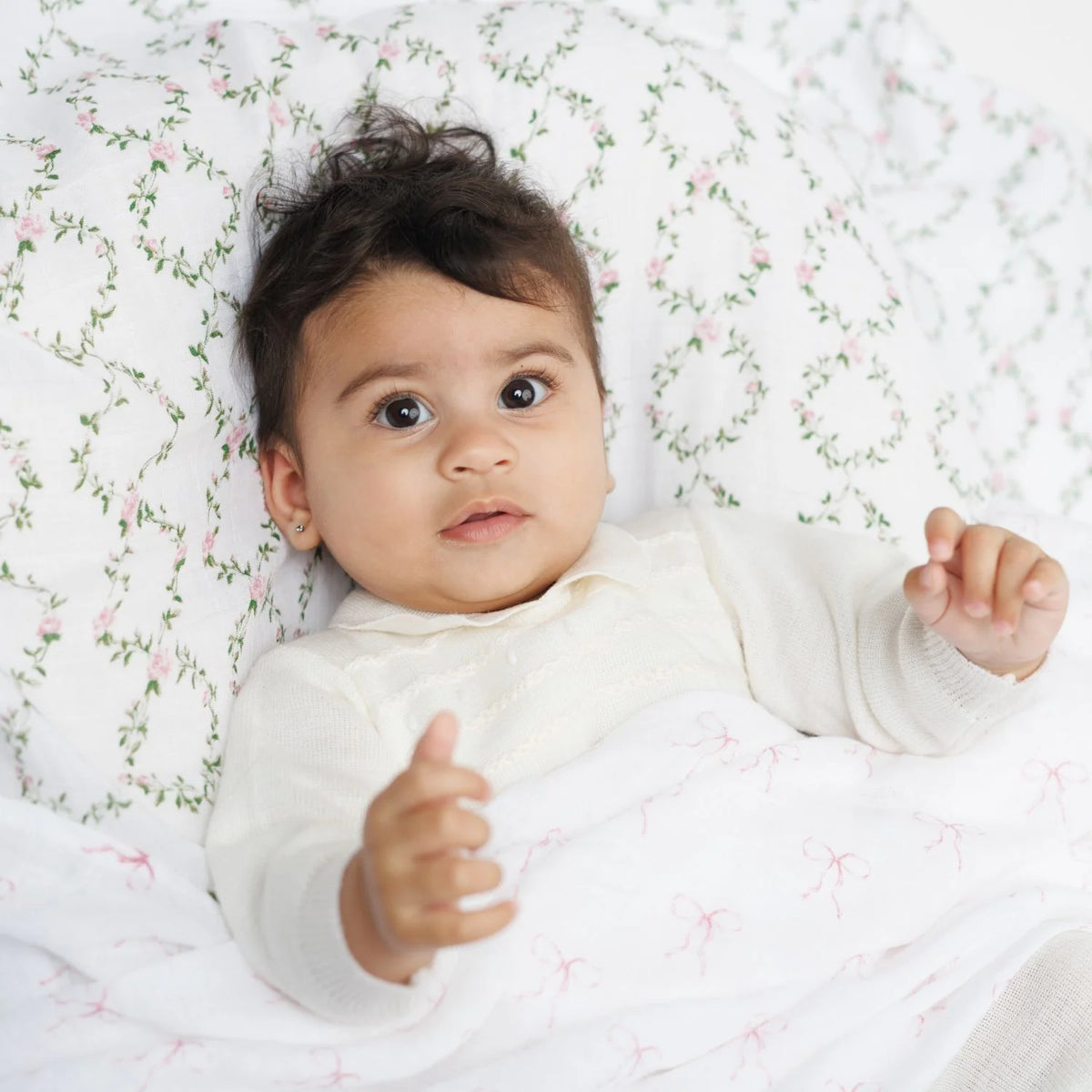 Lulujo Cotton Muslin Swaddle Blanket 2 PK - Bows & Rose Trellis Lifestyle