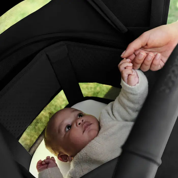 Bugaboo Fox 5 Renew Complete Stroller - Heritage Black/Black - Lifestyle 2