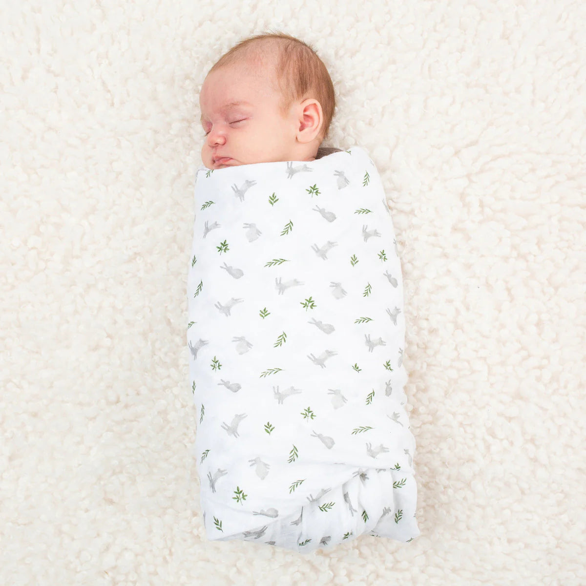 Lulujo Muslin Swaddle Blanket Bunnies - Lifestyle 2