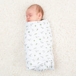 Lulujo Muslin Swaddle Blanket Bunnies - Lifestyle 2