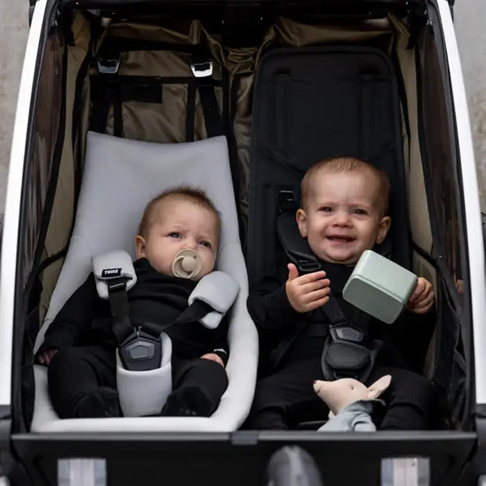 Thule Chariot Infant Sling - Lifestyle 1