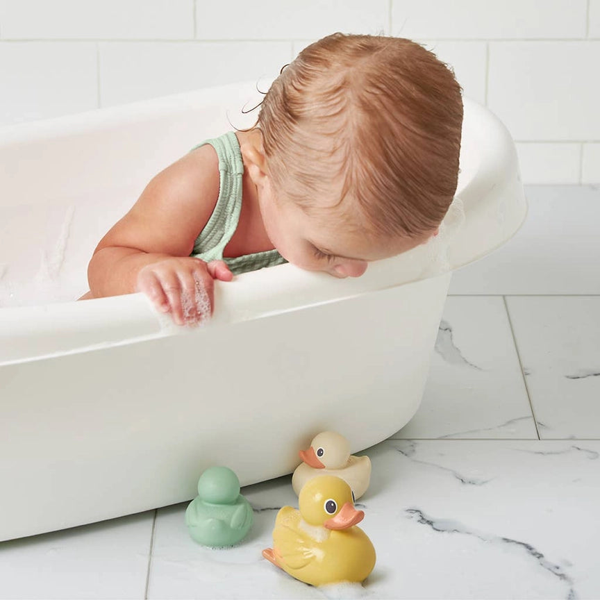 Itzy Ritzy Itzy Ducky Family Bath Toy Set Lifestyle 1